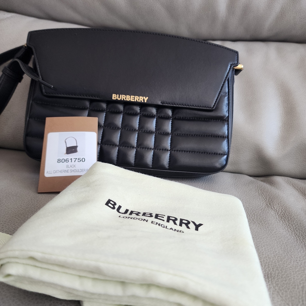 Catherine  Burberry Black Quilted Leather Bag with Gold Details - Picture 3 of 6